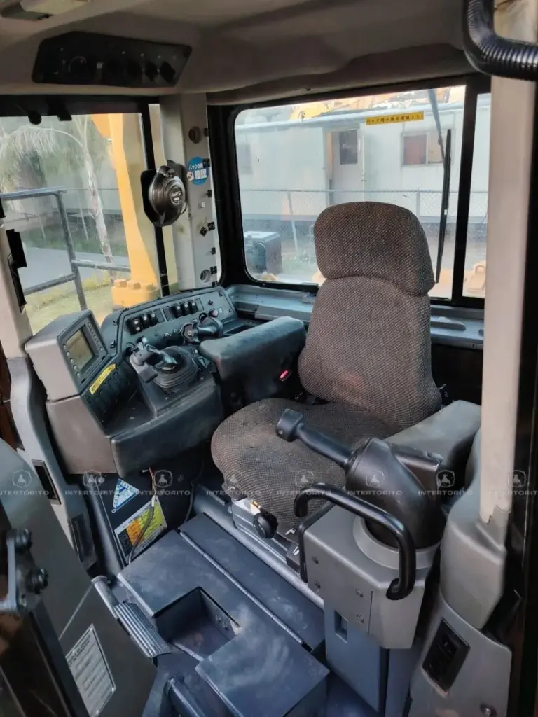 CAT D8T 0531 (11)_11_11zon.webp