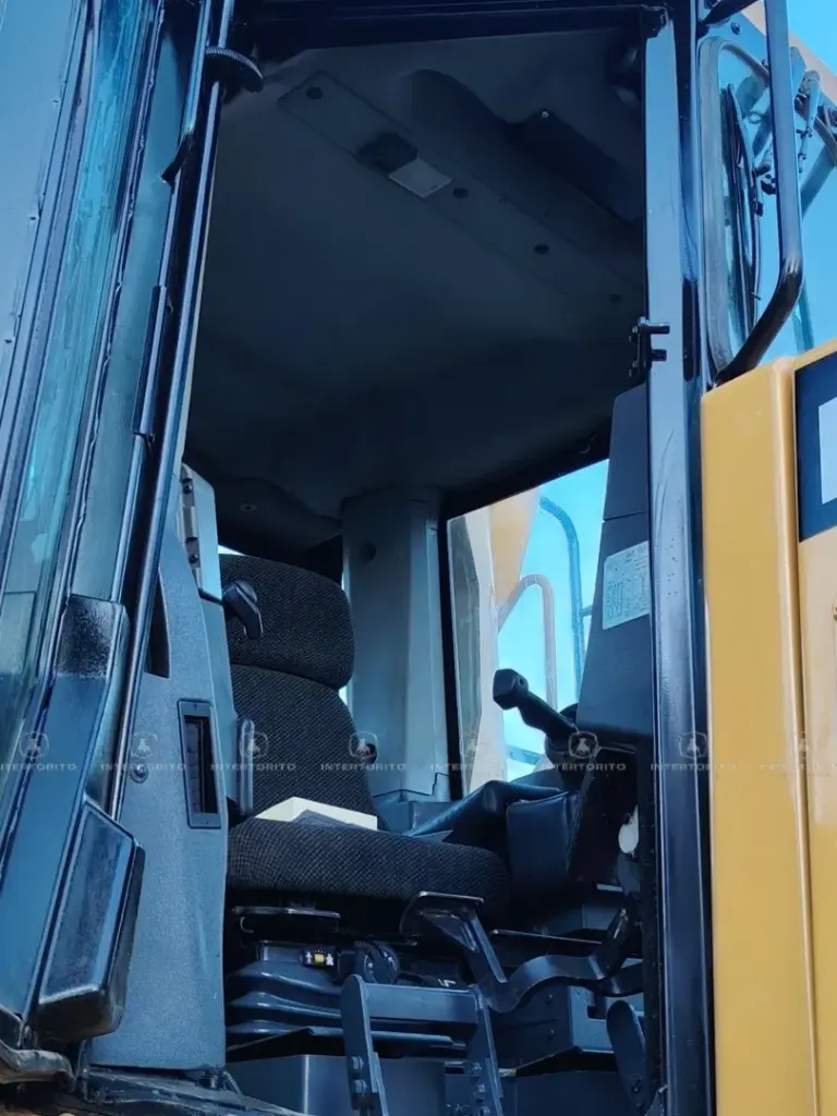 CAT D8T 0531 (10)_10_11zon.webp