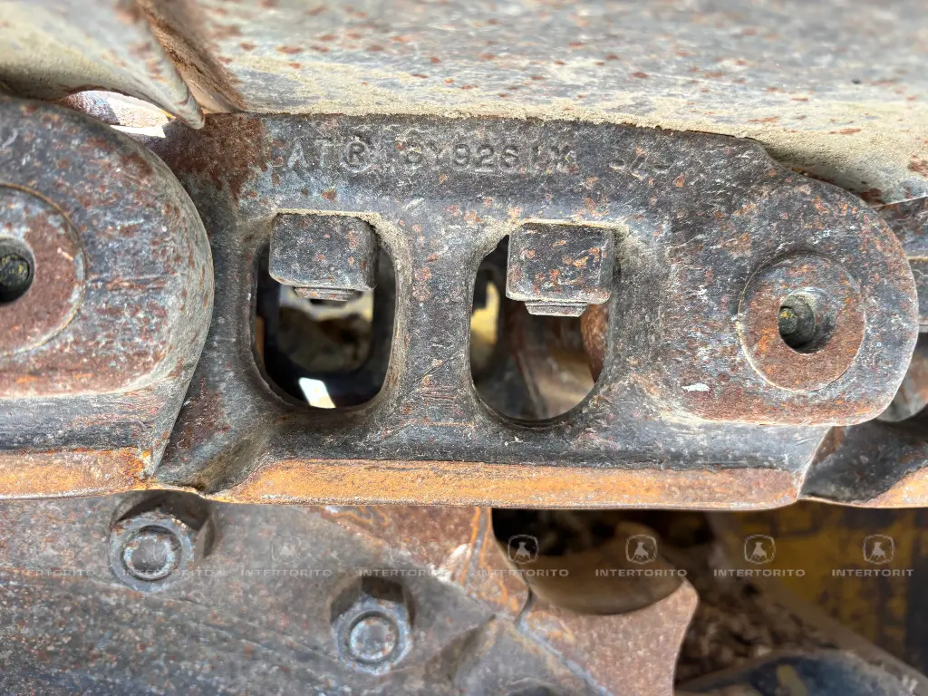 CAT D5K  0781 (10)_13_11zon.webp