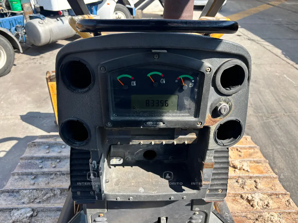 CAT D5K  0781 (14)_2_11zon.webp