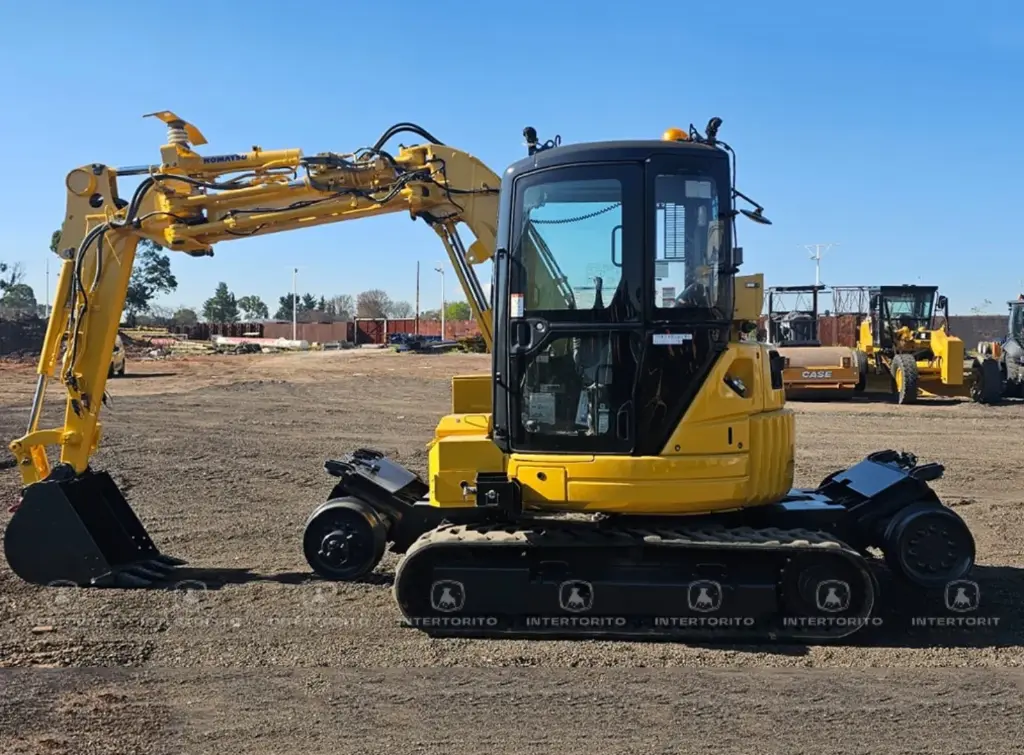 KOMATSU PC58 UU 1726 (14)_15_11zon.webp