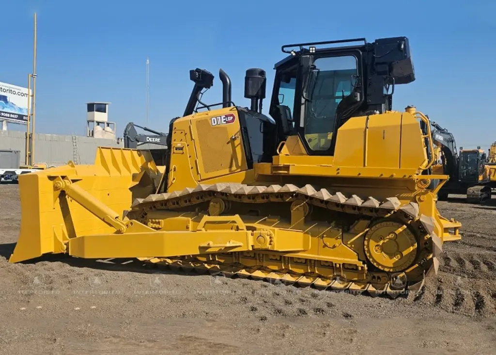 CAT D7E 0393 (16)_8_11zon.webp