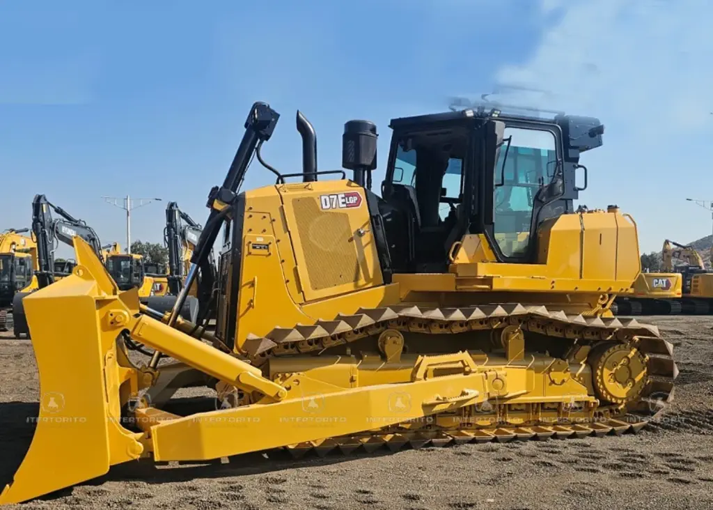 CAT D7E 0393 (18)_10_11zon.webp