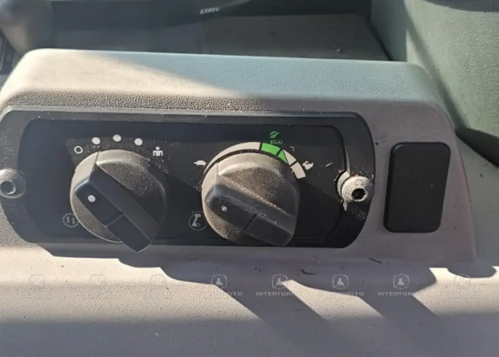 CAT D7E 0393 (4)_17_11zon.webp