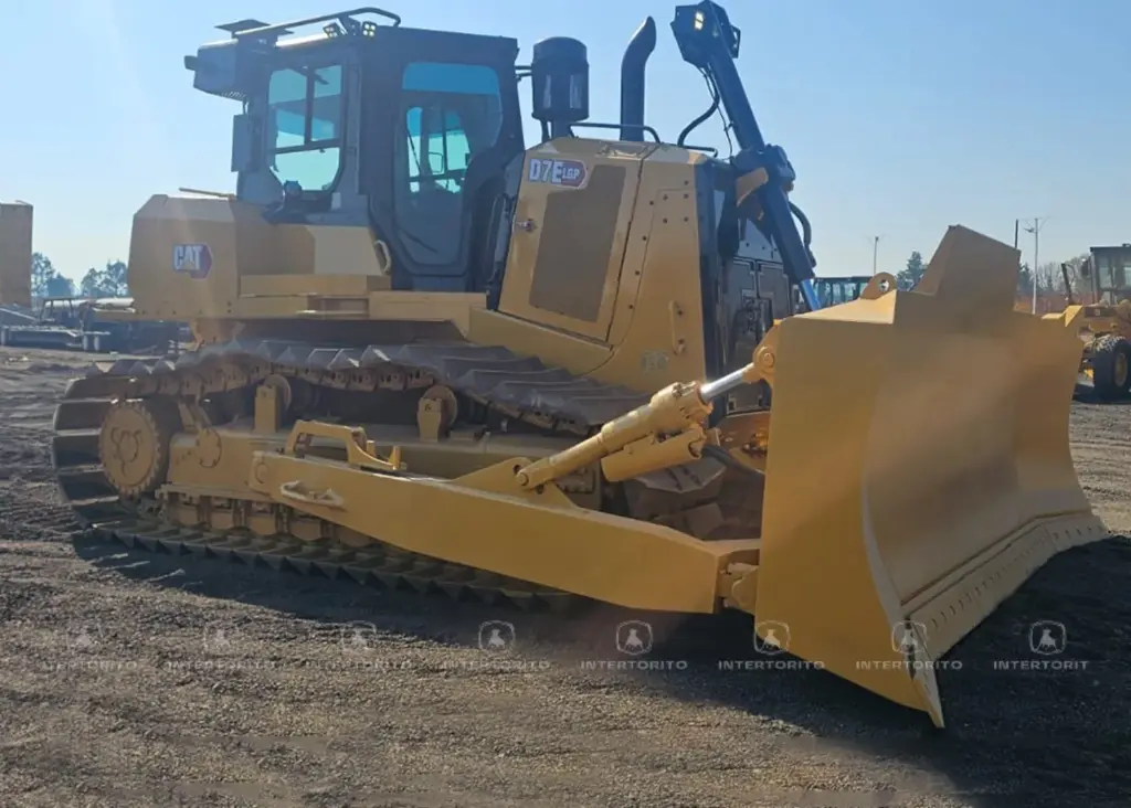 CAT D7E 0393 (17)_9_11zon.webp