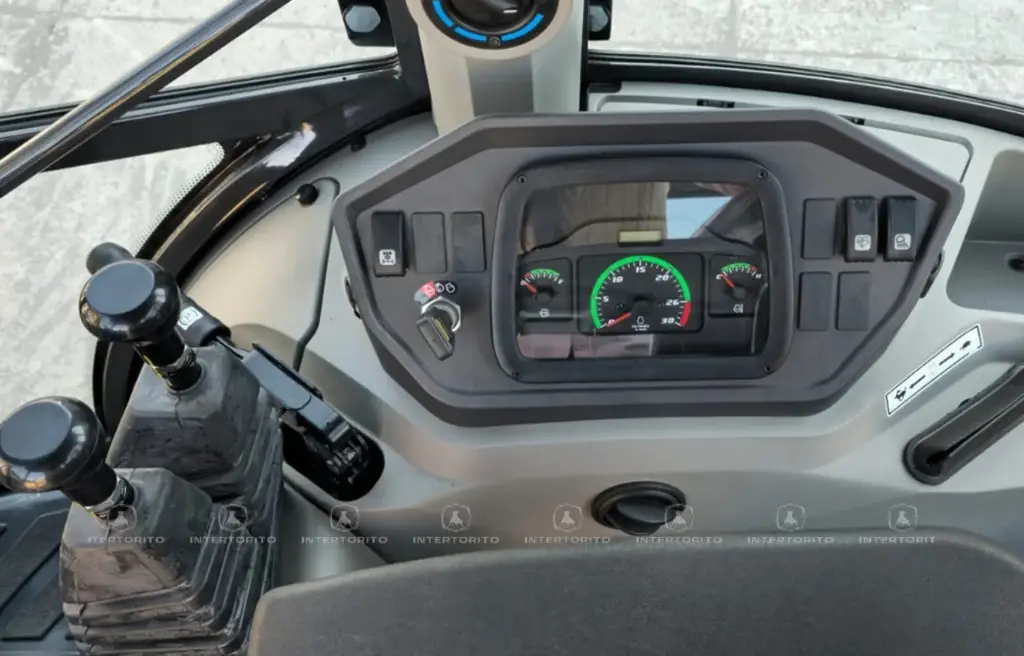 NH B80C CABINA +KIT (3)_3_11zon.webp