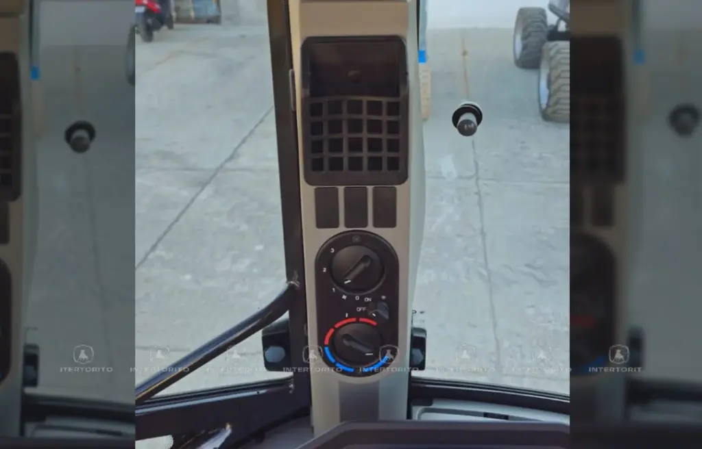 NH B80C CABINA +KIT (6)_6_11zon.webp