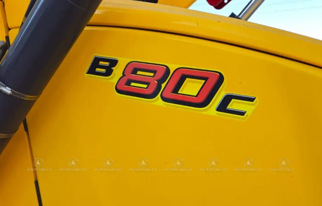 NH B80C CABINA +KIT (11)_11_11zon.webp