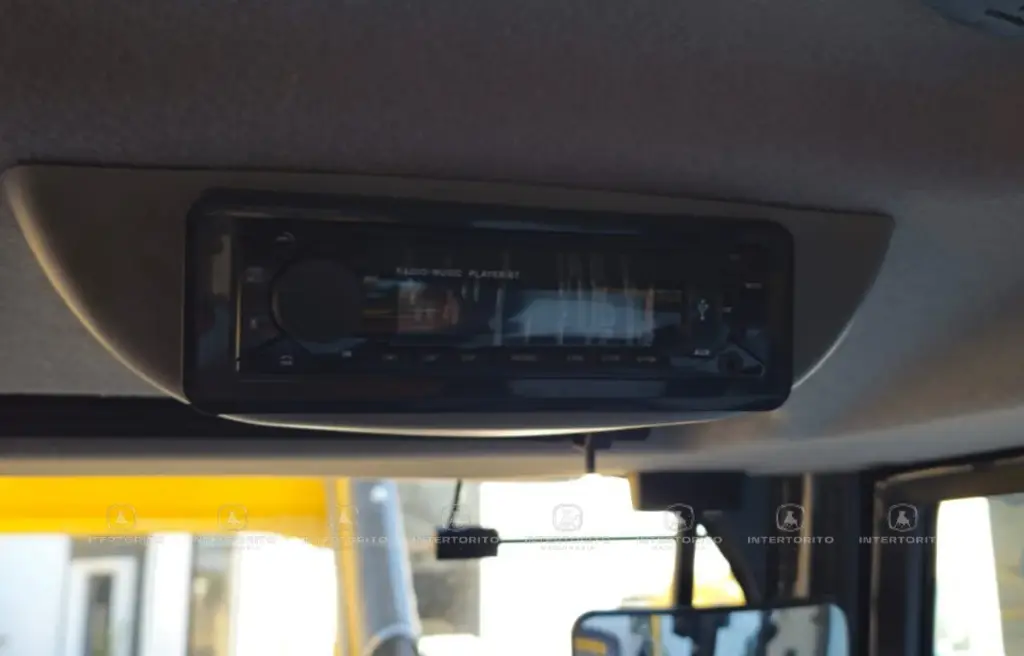 NH B80C CABINA +KIT (1)_1_11zon.webp