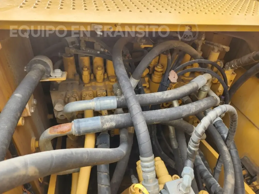 CAT 320D 8057 (10)_18_11zon.webp