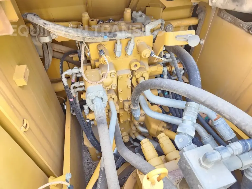 CAT 320E 2638 (9)_5_11zon.webp