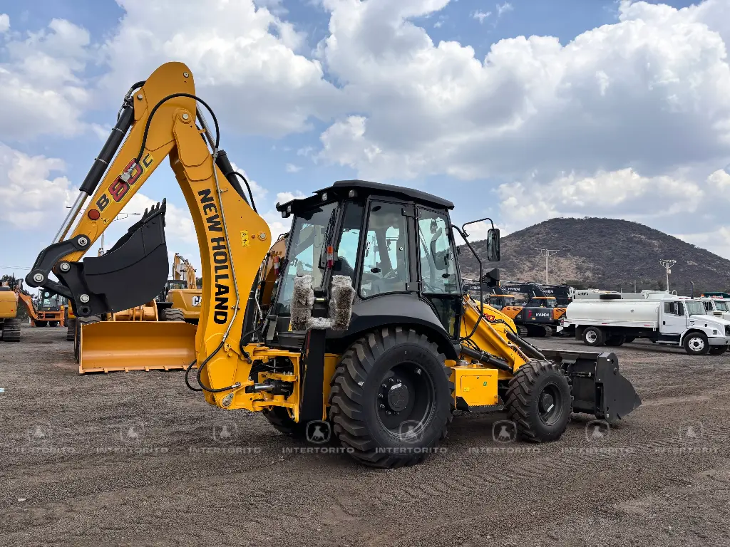 NEW HOLLAND B80C 7886 (3)_12_11zon.webp