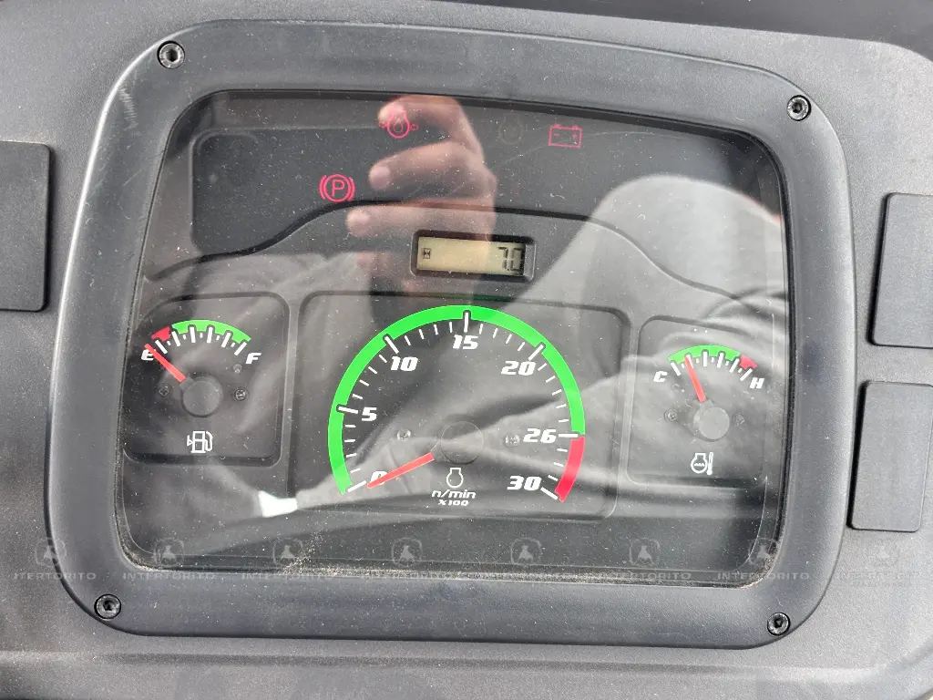 NEW HOLLAND B80C 7886 (12)_5_11zon.webp