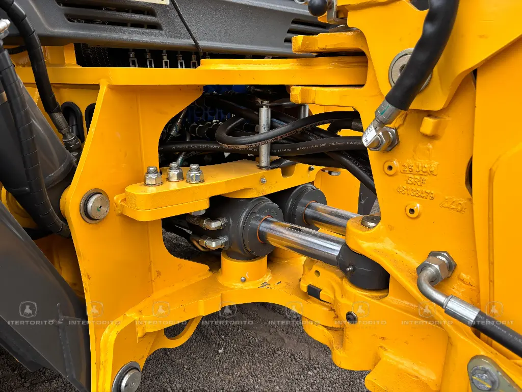 NEW HOLLAND B80C 7886 (6)_15_11zon.webp