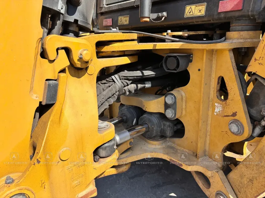 CAT 420F2 IT 5898 (6)_1_11zon.webp