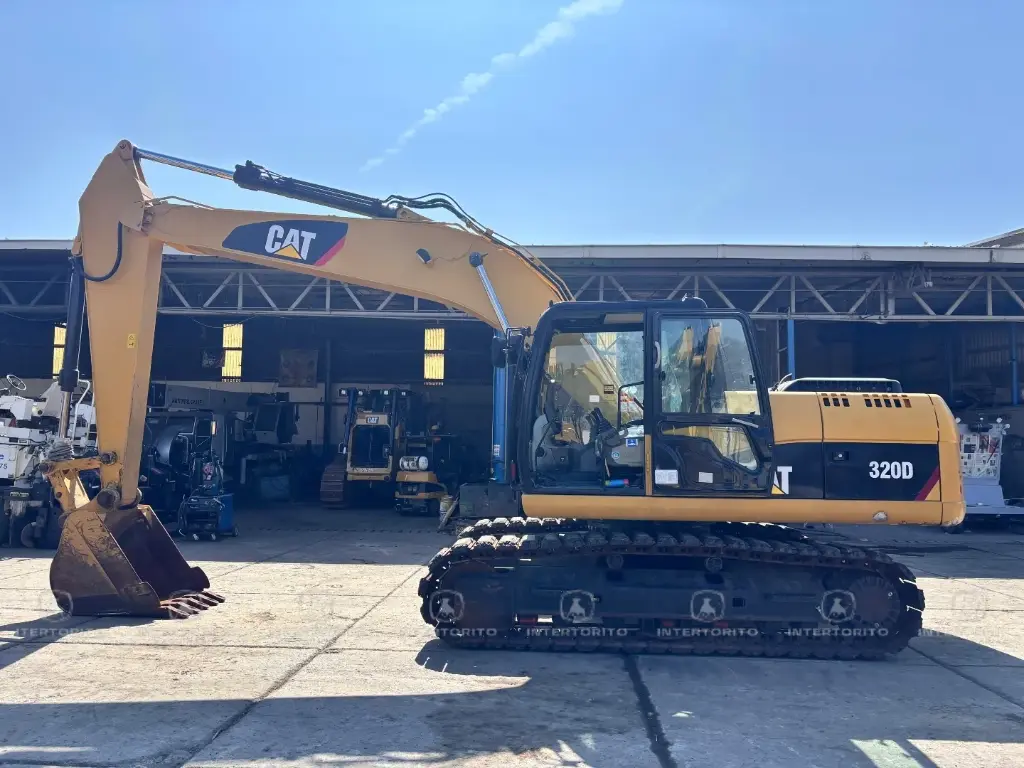 CAT 320D 7918 (6)_17_11zon.webp