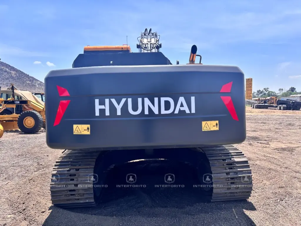 HYUNDAI R215 (3)_13_11zon.webp