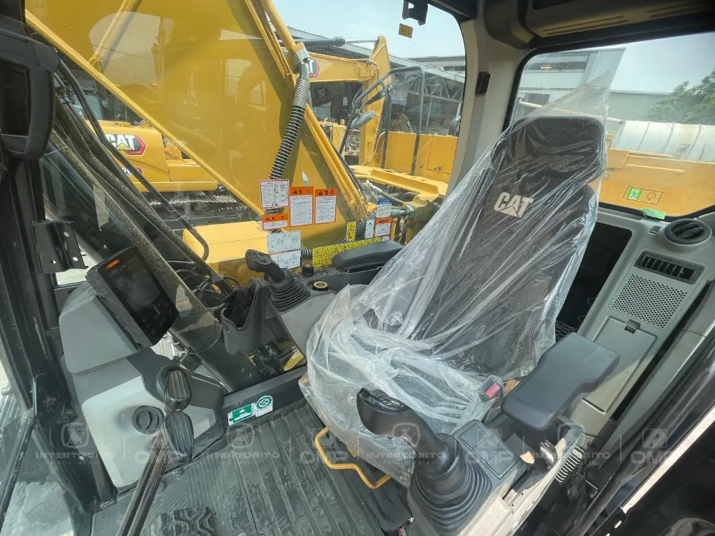 CAT 320 0415 (8).webp
