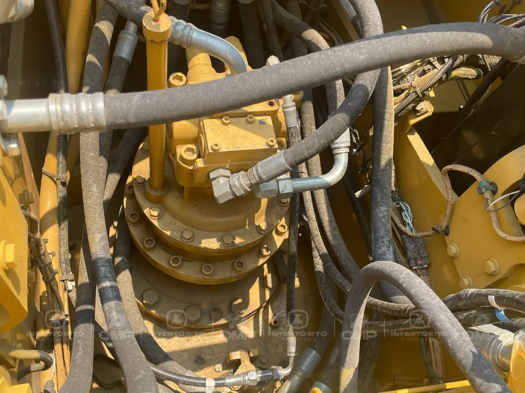 CAT 320 0415 (14).webp