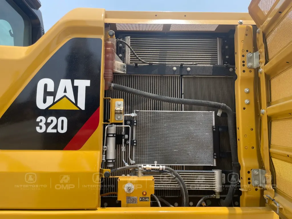 CAT 320 0415 (18).webp