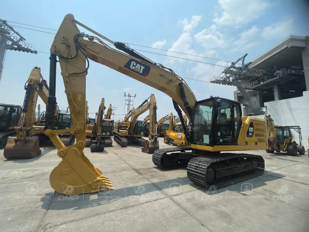 CAT 320 0415 (4).webp
