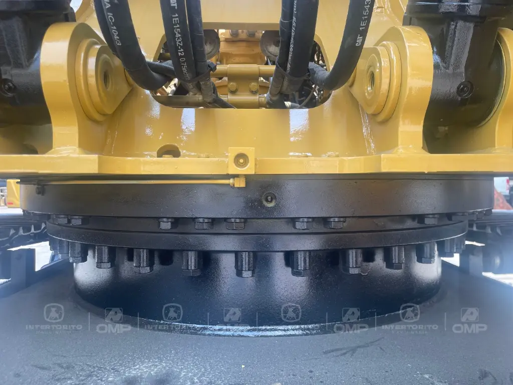 CAT 320 0415 (13).webp