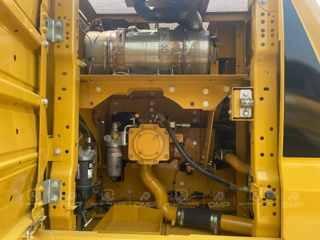 CAT 320 0415 (16).webp