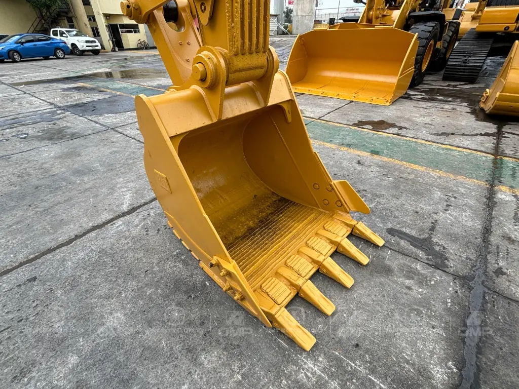 CAT 320 0712 (19).webp
