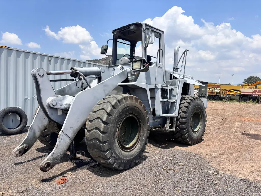 KOMATSU WA320 (6)_6_11zon.webp