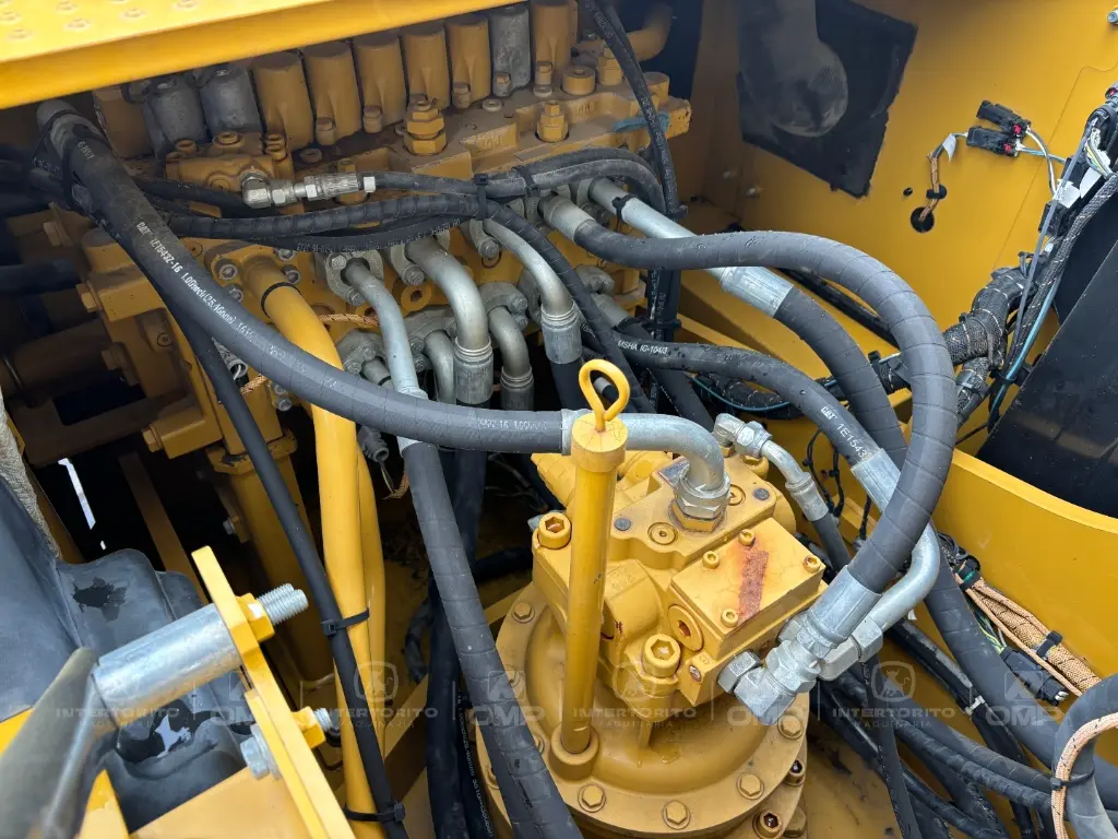 CAT 320 0712 (7).webp