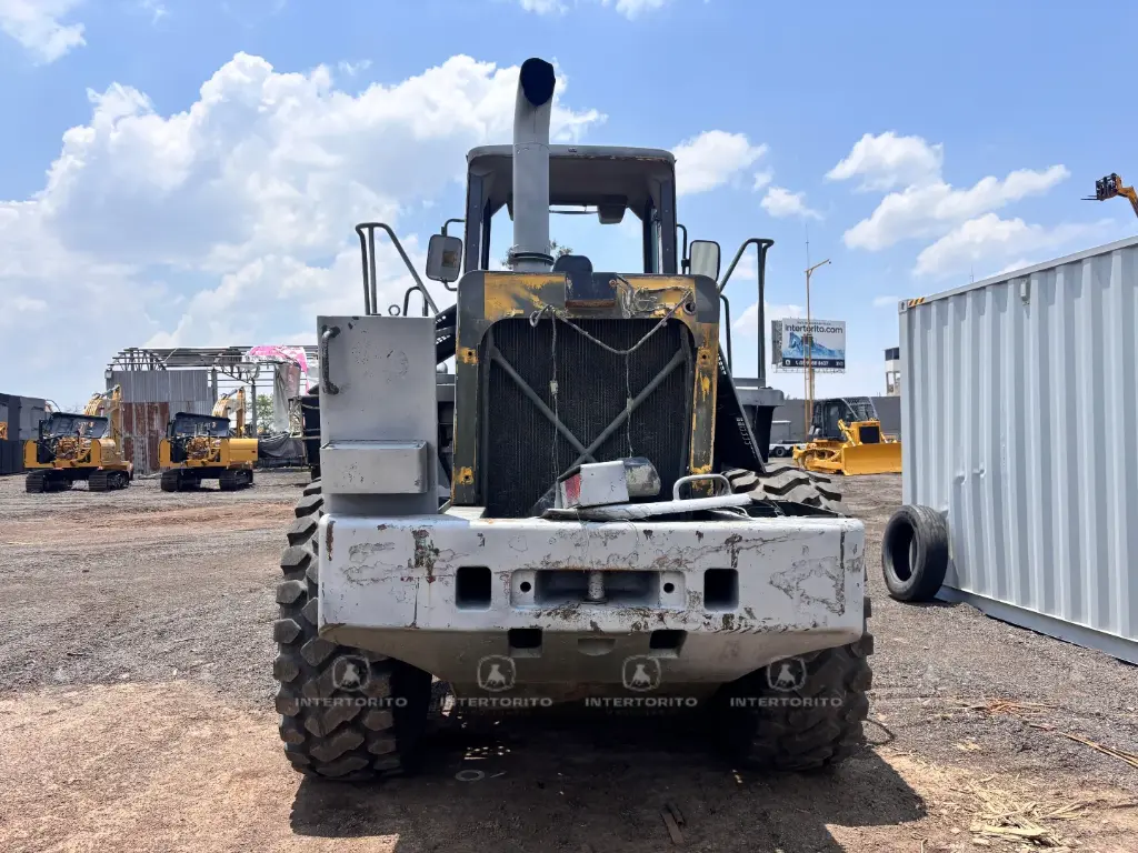 KOMATSU WA320 (3)_3_11zon.webp