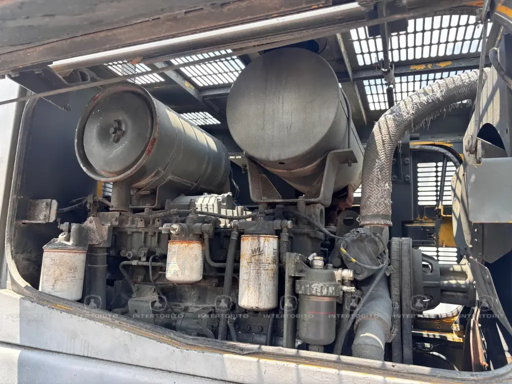KOMATSU WA320 (8)_8_11zon.webp