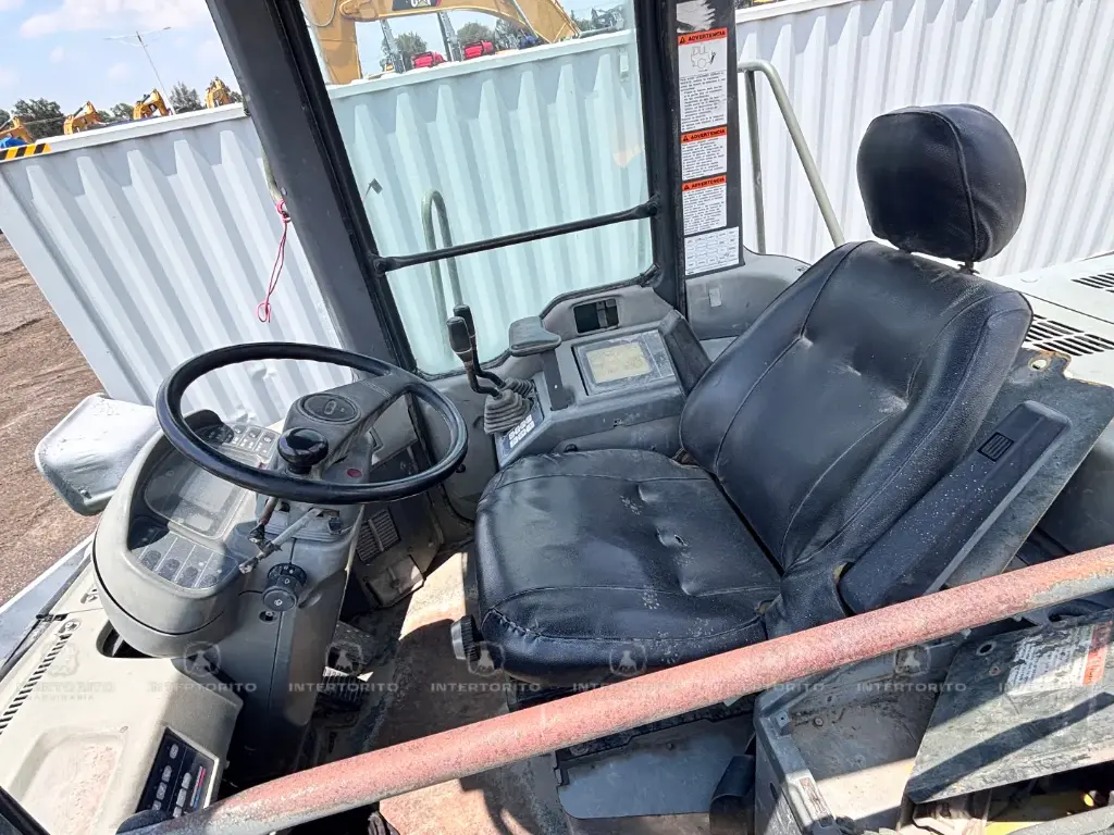 KOMATSU WA320 (10)_10_11zon.webp