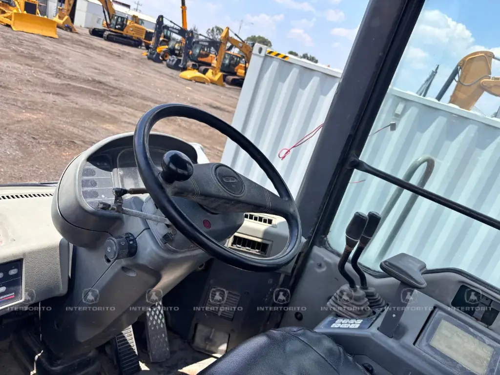 KOMATSU WA320 (11)_11_11zon.webp