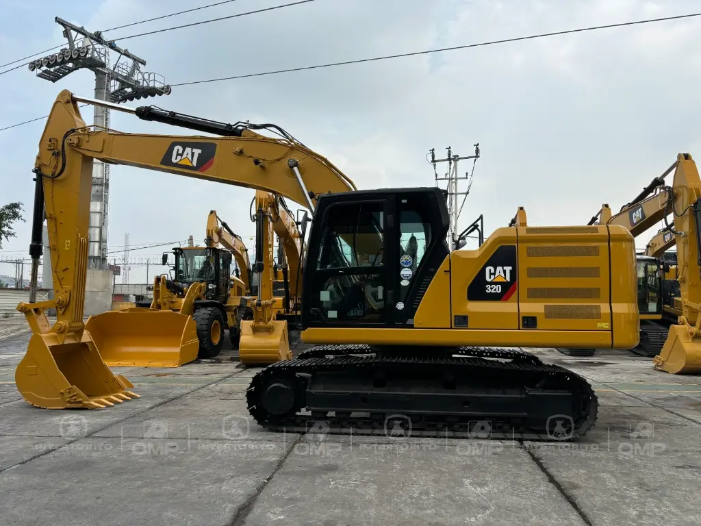 CAT 320 0712 (16).webp