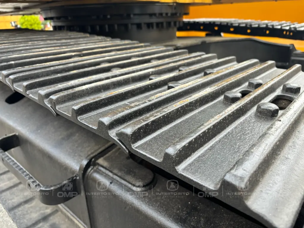 CAT 320 0712 (1).webp