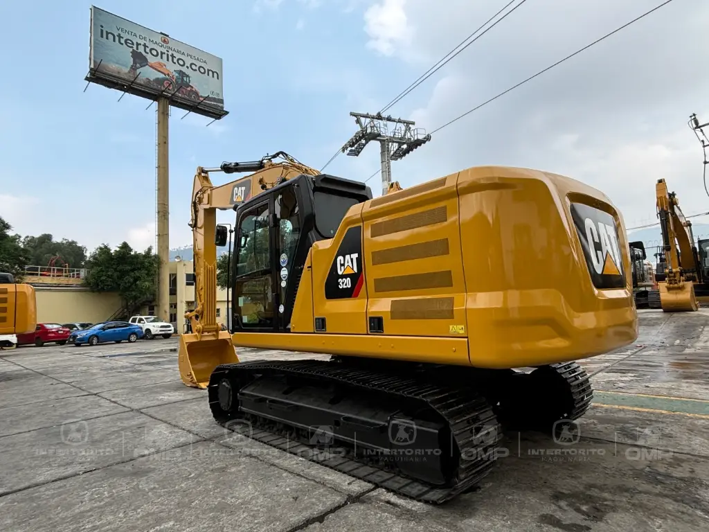 CAT 320 0712 (17).webp