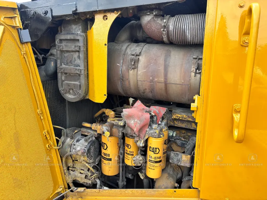 CAT D8T 1465 (17)_25_11zon.webp