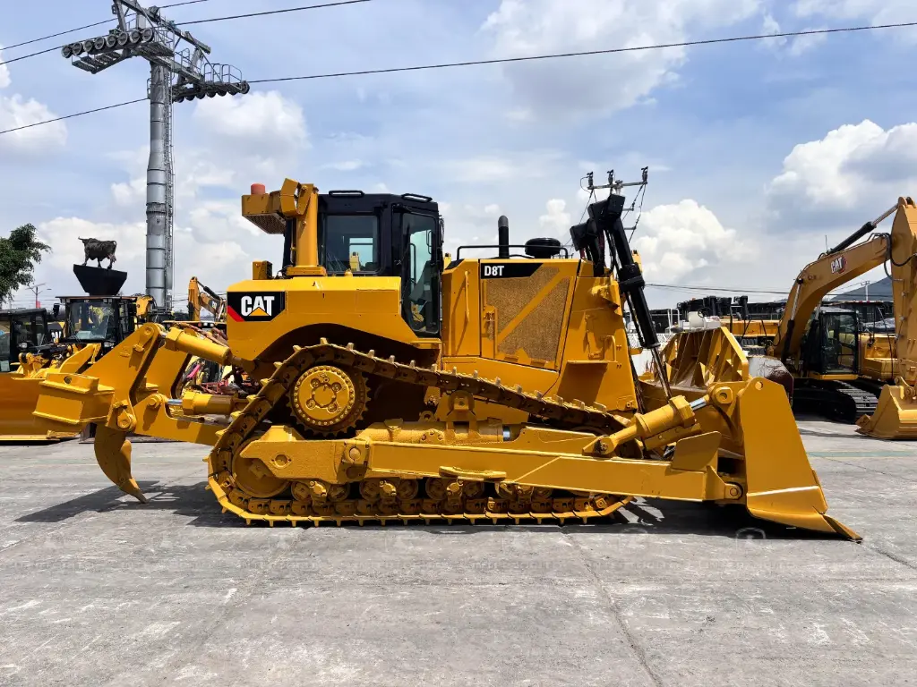 CAT D8T 1465 (2)_10_11zon.webp