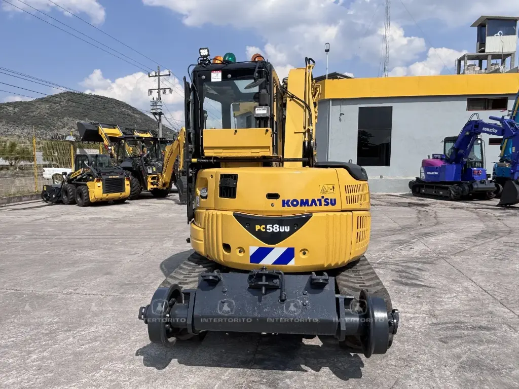 KOMATSU PC58UU (4)_18_11zon.webp