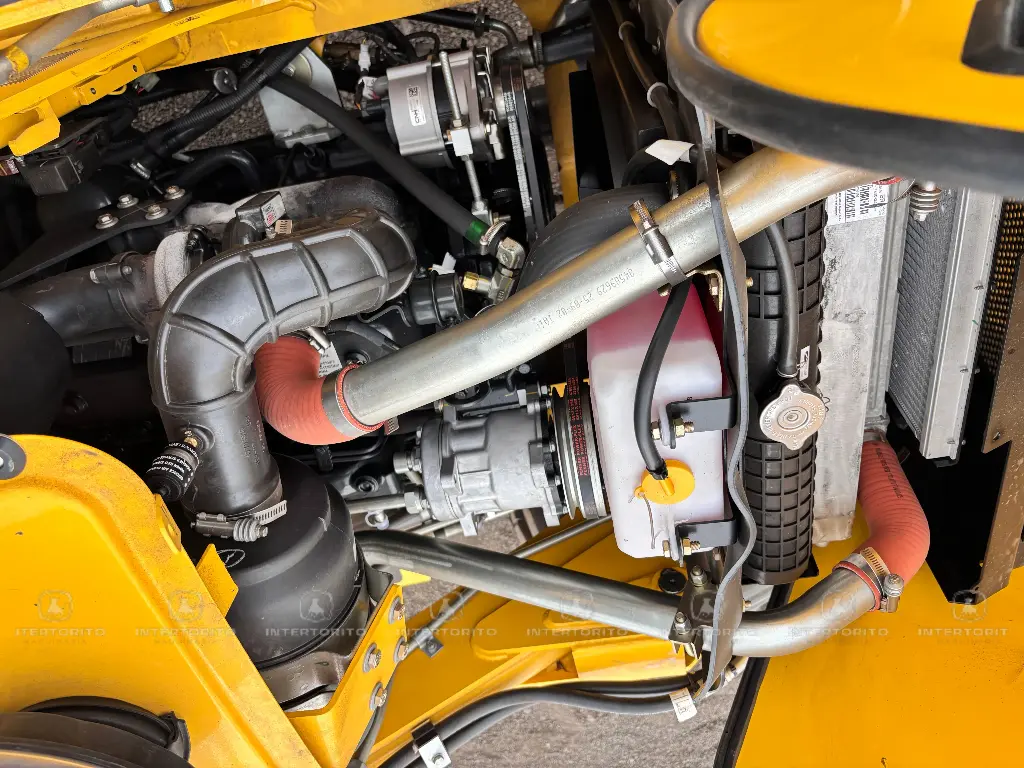 NEW HOLLAND B80C 7886 (10)_3_11zon.webp