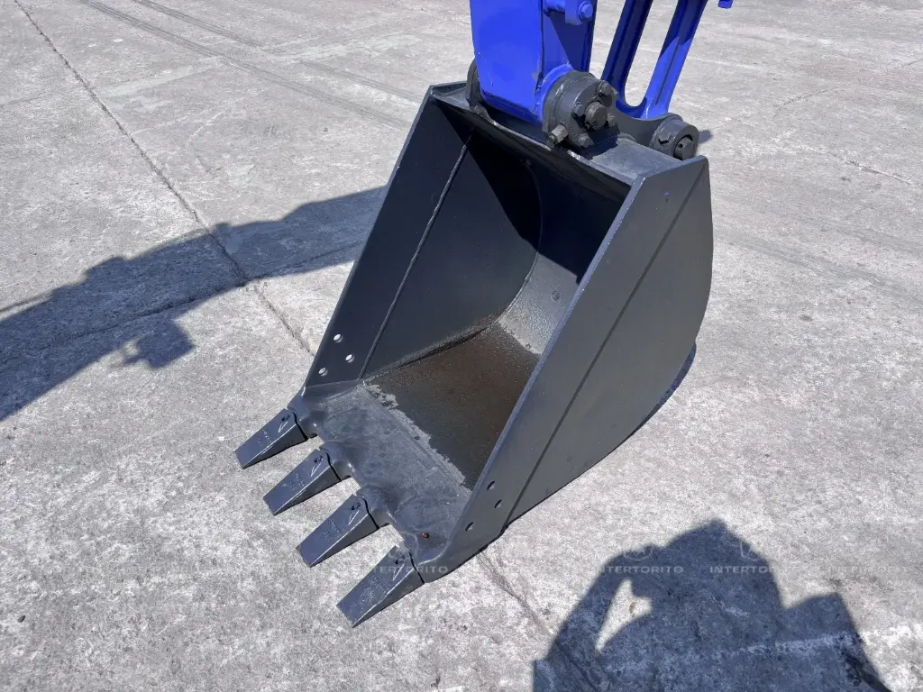 KOMATSU PC78UUT (8)_5_11zon.webp
