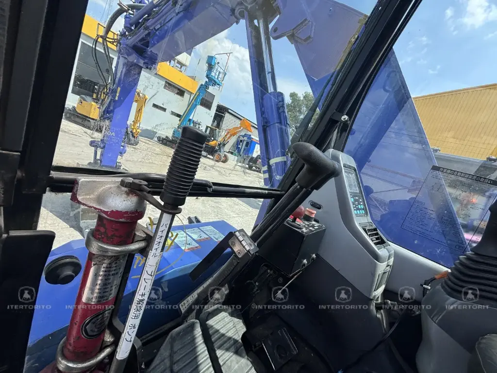 KOMATSU PC78UUT (19)_16_11zon.webp
