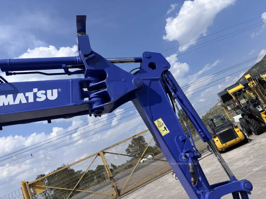 KOMATSU PC78UUT (16)_13_11zon.webp