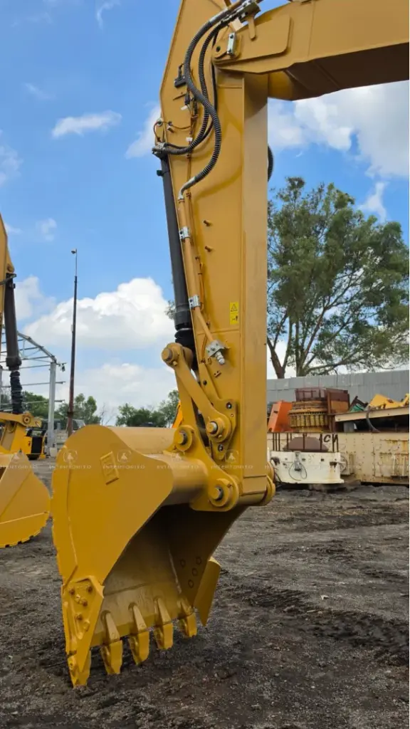 CAT 320 0664 (5)_8_11zon.webp