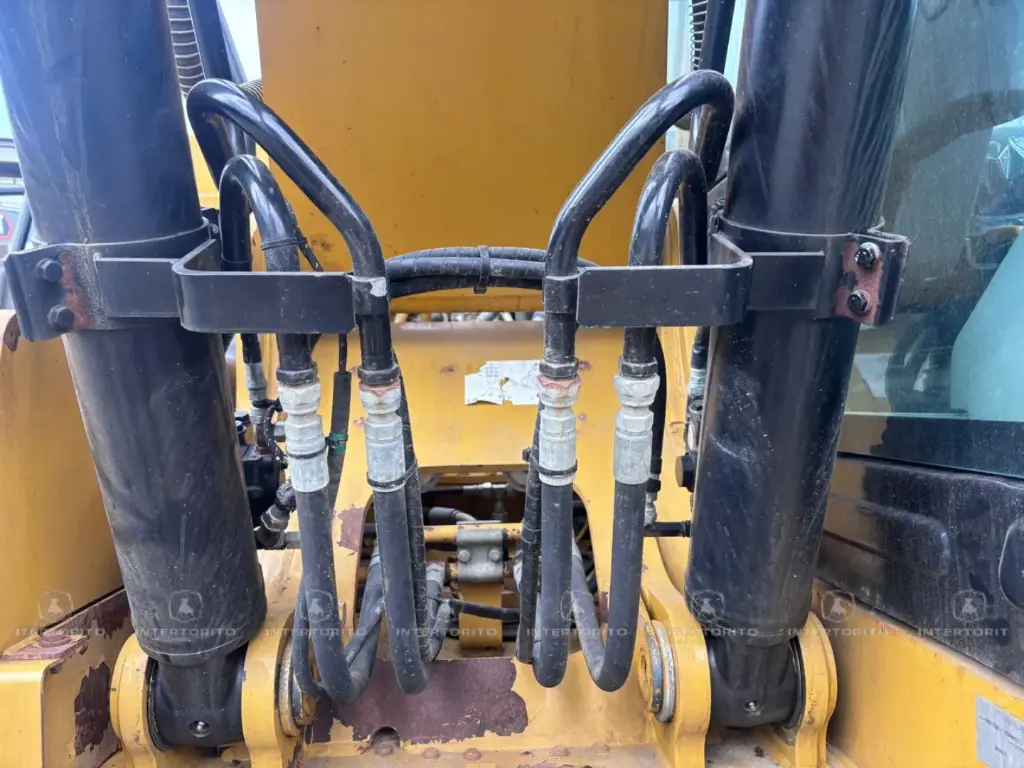CAT 320 1990 (11)_5_11zon.webp