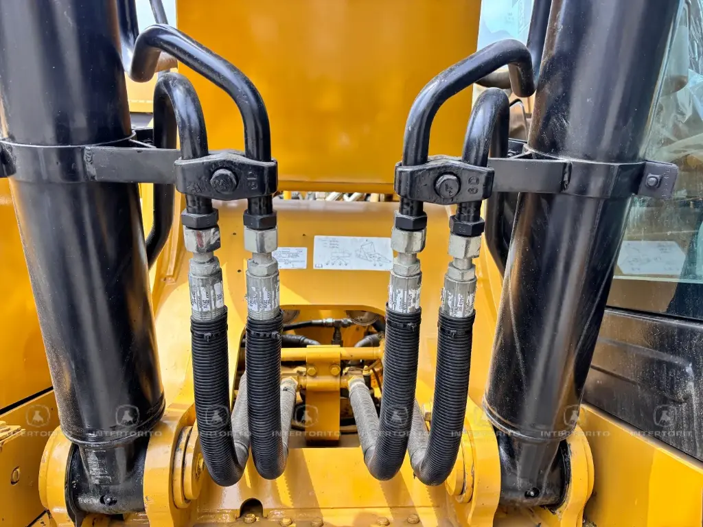 CAT 320 0097 (9)_8_11zon.webp