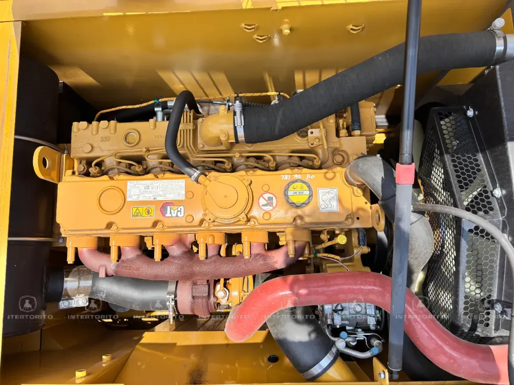 CAT 324 0259 (15)_8_11zon.webp