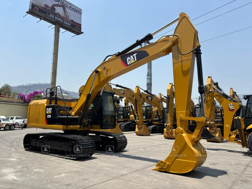 Excavadora CAT 320E