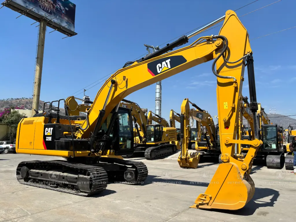 EXCAVADORA CAT 320E SXE01737